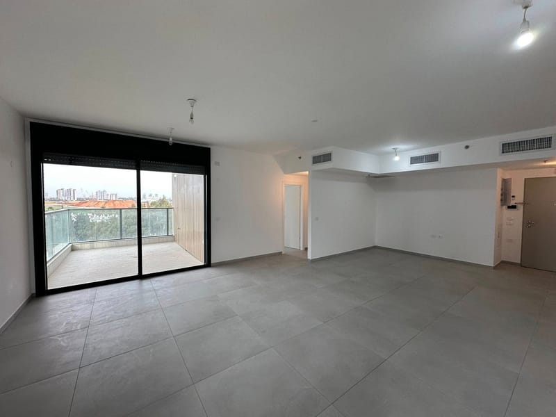 4 חדרים • 8,800 ₪ - Image 3