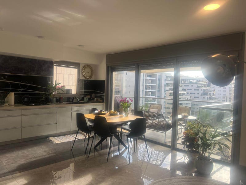 4 חדרים • 13,500 ₪ - Image 1