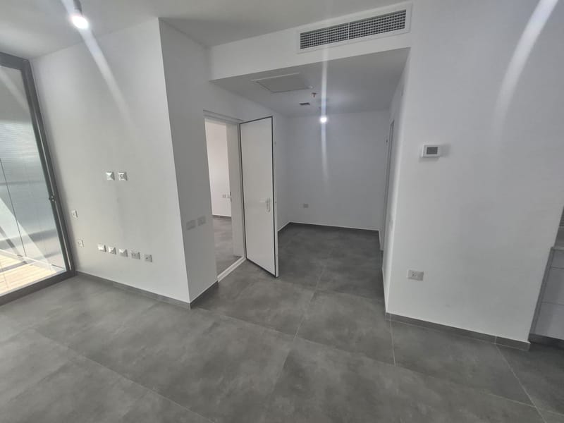 2 Rooms • ₪8,000 - Image 5
