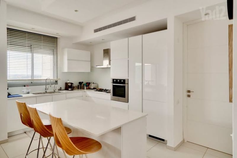 תמונה מפייסבוק – 4 חדרים • 5,050,000 ₪, מתחם 1200, הוד השרון (1)