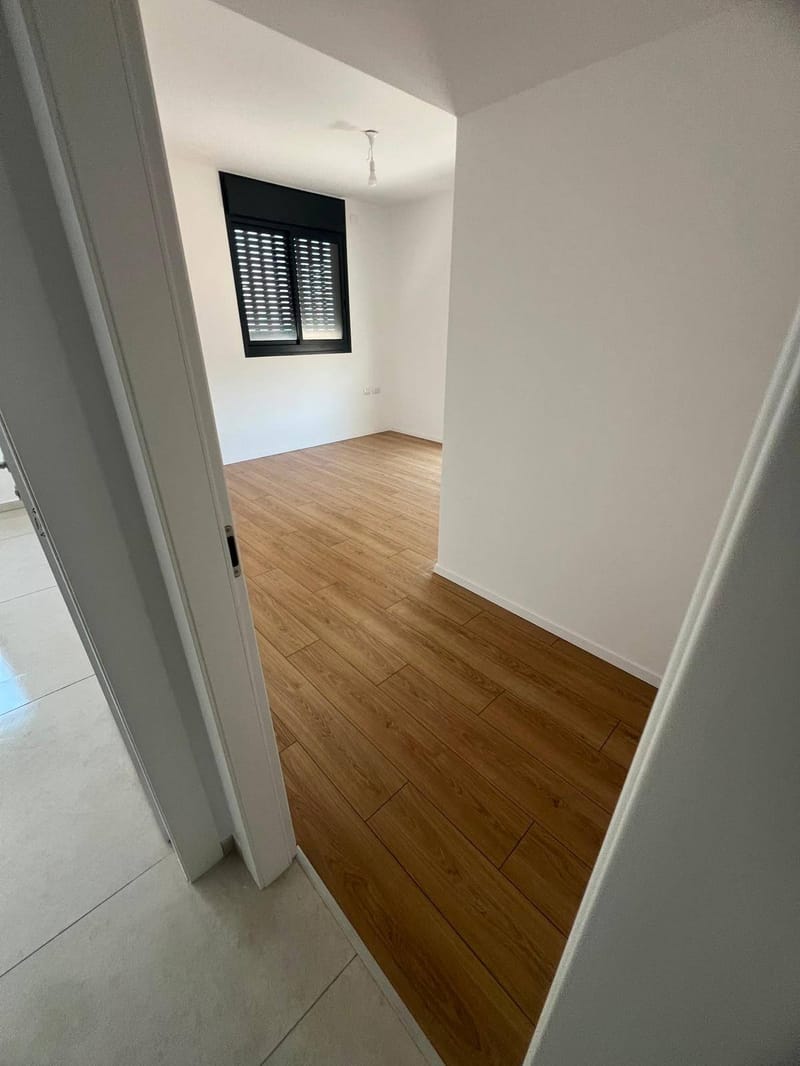 תמונה מפייסבוק – 5 חדרים • 13,000 ₪, מתחם 1200, הוד השרון (1)