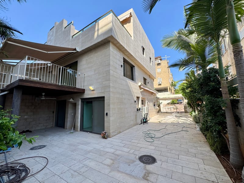 תמונה מפייסבוק – 6 חדרים • 16,000 ₪, נווה ישראל, הרצליה (1)