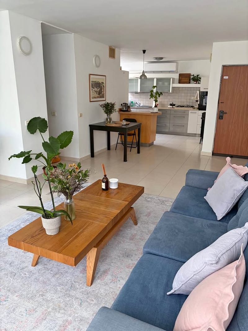 תמונה מפייסבוק – חדר בדירת שותפים • 2,500 ₪, נווה אביבים וסביבתה, תל אביב (1)