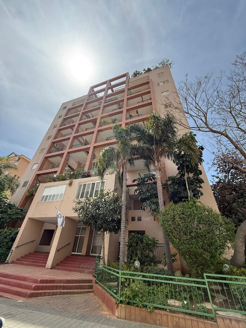 תמונה מפייסבוק – 3 חדרים • 2,450,000 ₪, נחשון 18, מרכז, כפר סבא (1)