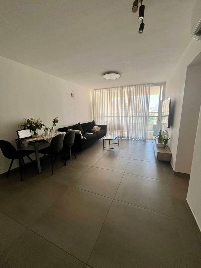 תמונה מפייסבוק – 3.5 חדרים עם שותפים • 3,150 ₪, רמת הטייסים, תל אביב (1)