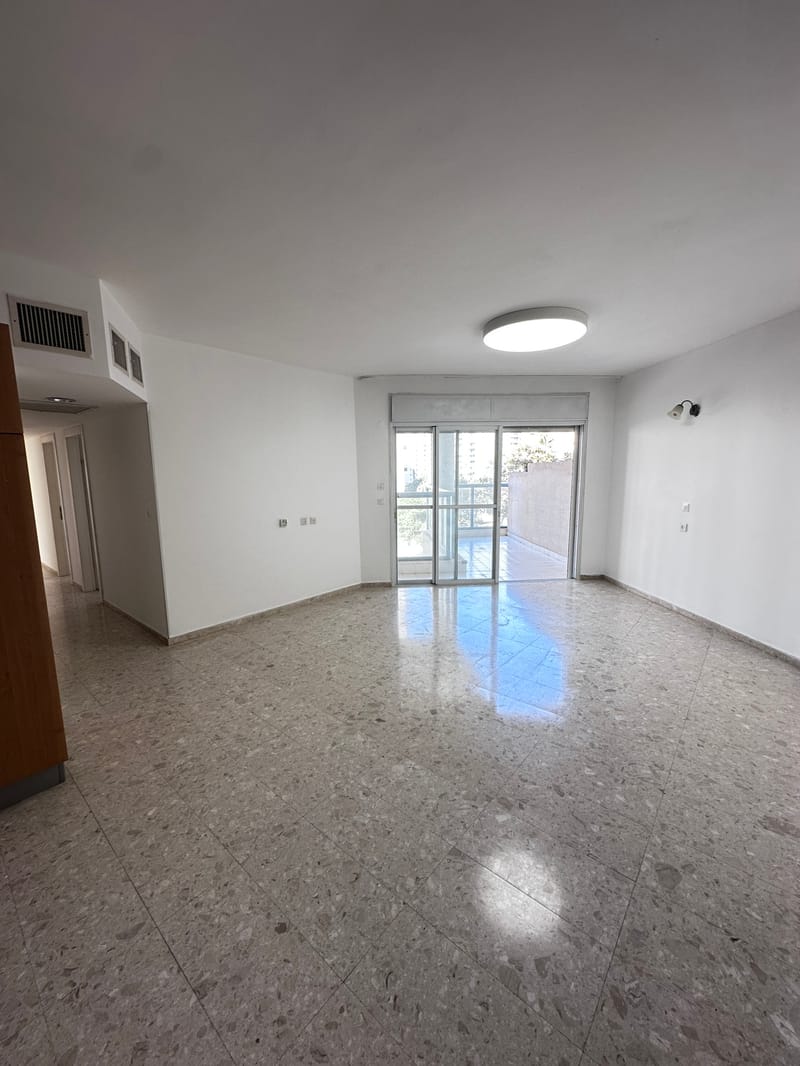 תמונה מפייסבוק – 5.5 חדרים • 7,500 ₪, רמת פולג, נתניה (1)