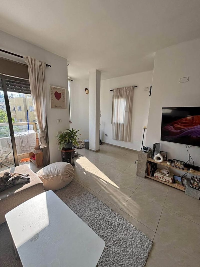 תמונה מפייסבוק – 2 חדרים • 7,400 ₪, אוריאל אקוסטה, פלורנטין, תל אביב (1)