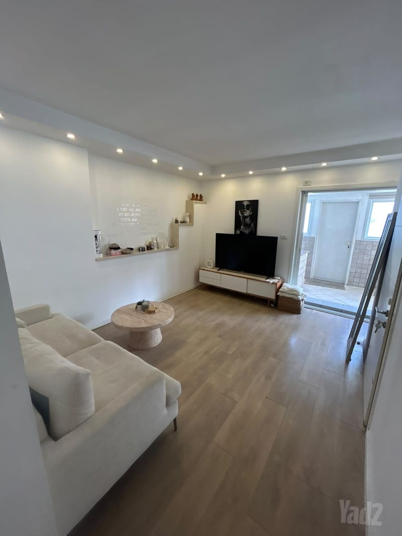 תמונה מיד2 – 2 חדרים • 5,900 ₪, השריג 9, קריית כרמים, ראשון לציון (1)