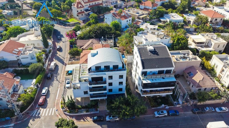תמונה מפייסבוק – 4 חדרים • 2,890,000 ₪, שרת, צפון מזרח מרכז העיר, נתניה (1)
