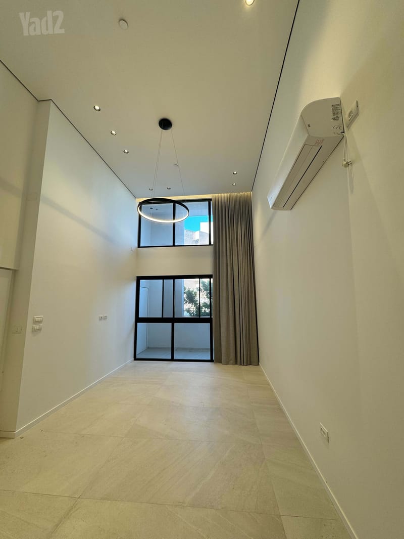 תמונה מיד2 – 4.5 חדרים • 6,600 ₪, נתיב חן 61, נווה שאנן, חיפה (1)