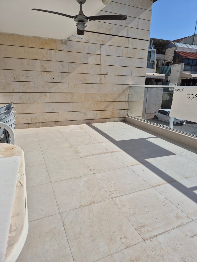 תמונה מפייסבוק – סטודיו • 6,000 ₪, אירוס הארגמן, גבעת האירוסים, נתניה (1)