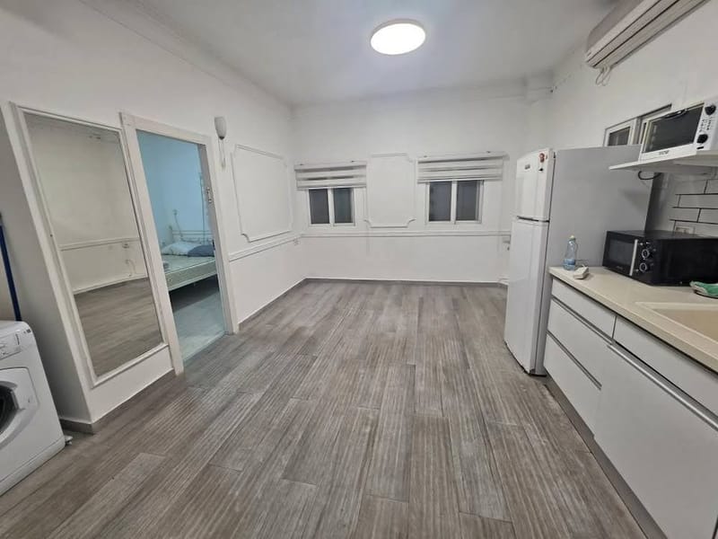תמונה מפייסבוק – 2 חדרים • 6,300 ₪, אסתר המלכה/ריינס, הצפון הישן - החלק הדרומי, תל אביב (1)