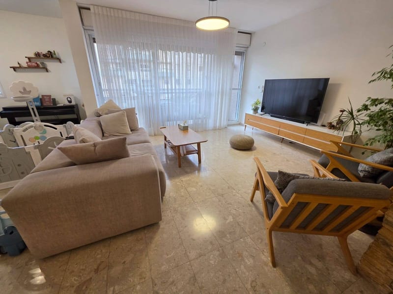 4 חדרים • 10,750 ₪ - Image 1