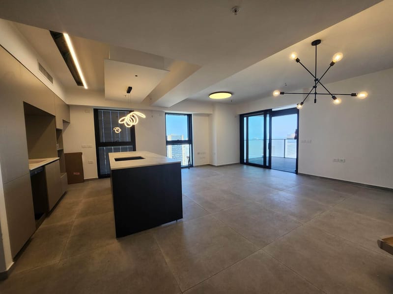 4 Комнаты • 18,000 ₪ - Image 2