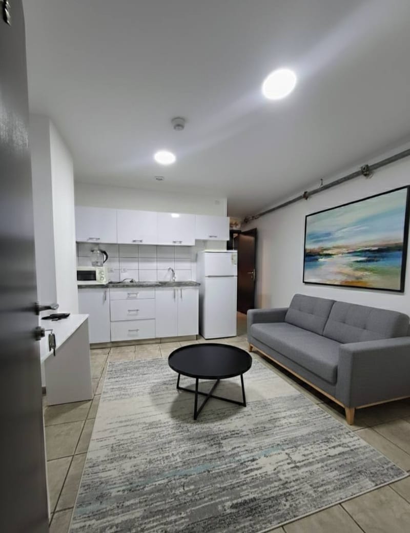 2 Rooms • ₪4,950 - Image 1
