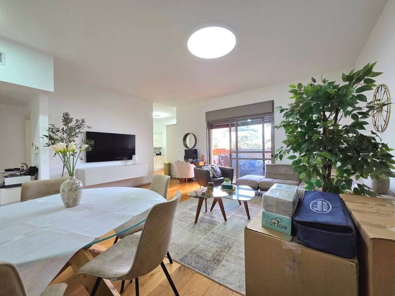 4 חדרים • 9,000 ₪ - Image 2