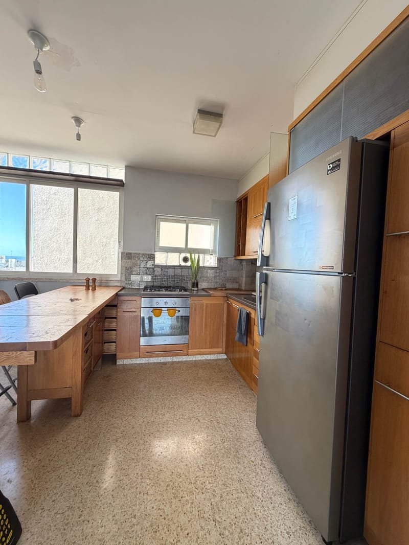 2.5 Rooms • ₪9,900/mo - Image 1