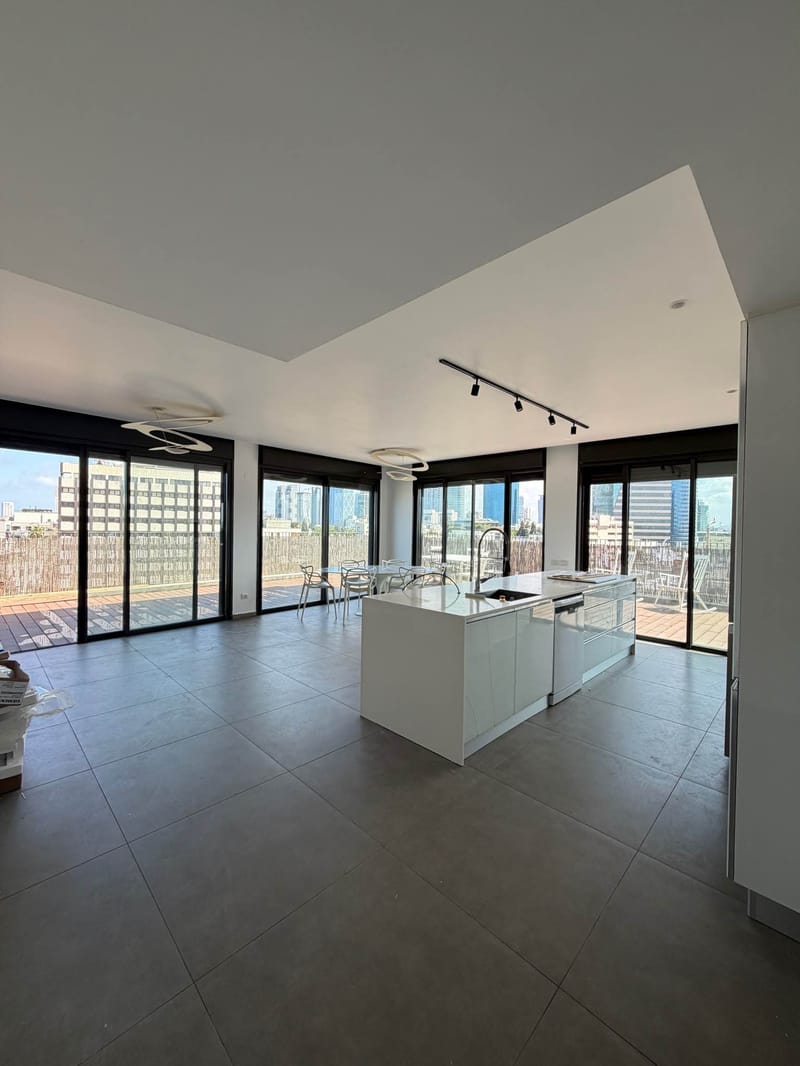 4 Rooms • ₪20,000 - Image 3