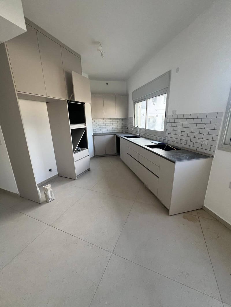 4 Rooms • ₪12,500 - Image 1