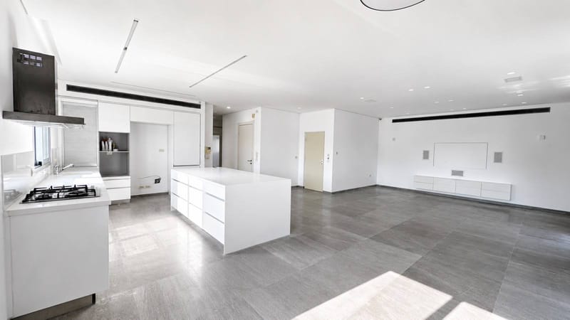 תמונה מפייסבוק – 5 חדרים • 13,500 ₪, מתחם גרינברג, הוד השרון (1)