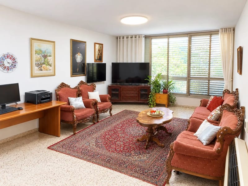 Photo from Facebook – 5 Rooms • ₪7,200, קלאוזנר, Shchuna Merkaz Darom, Ra'anana (1)