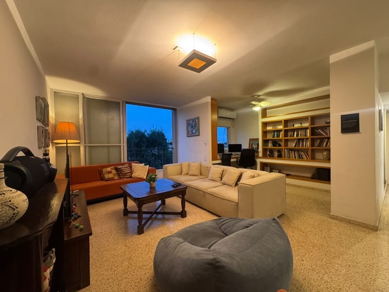 תמונה מפייסבוק – 2 חדרים עם שותפים • 3,750 ₪, נוף ים, הרצליה (1)