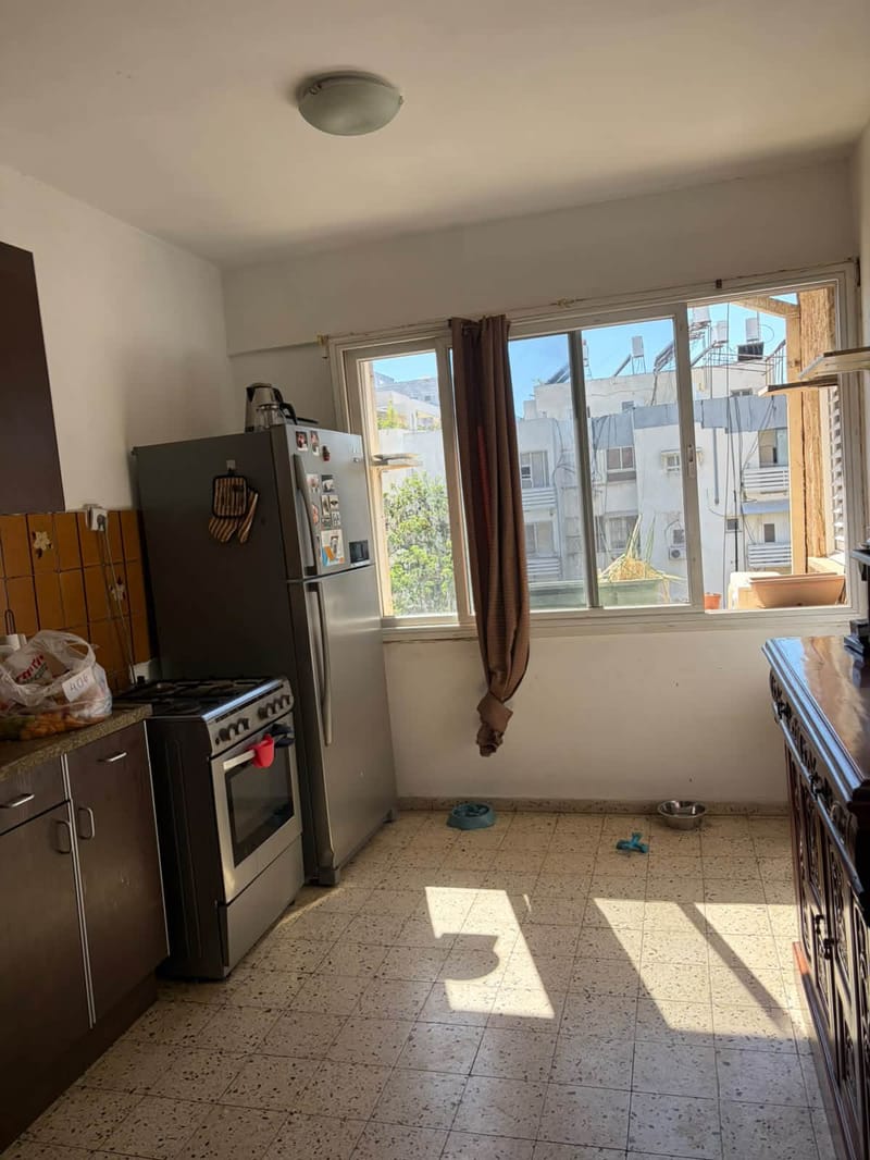 תמונה מפייסבוק – חדר בדירת שותפים • 1,420 ₪, ישראל אהרוני 6, 'שכונה א, רחובות (1)