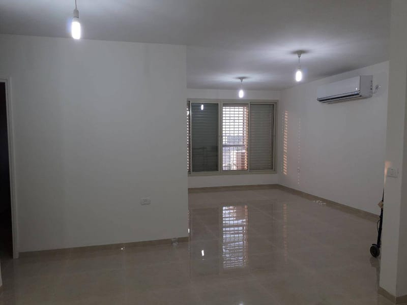 3 Rooms • ₪5,200 - Image 2
