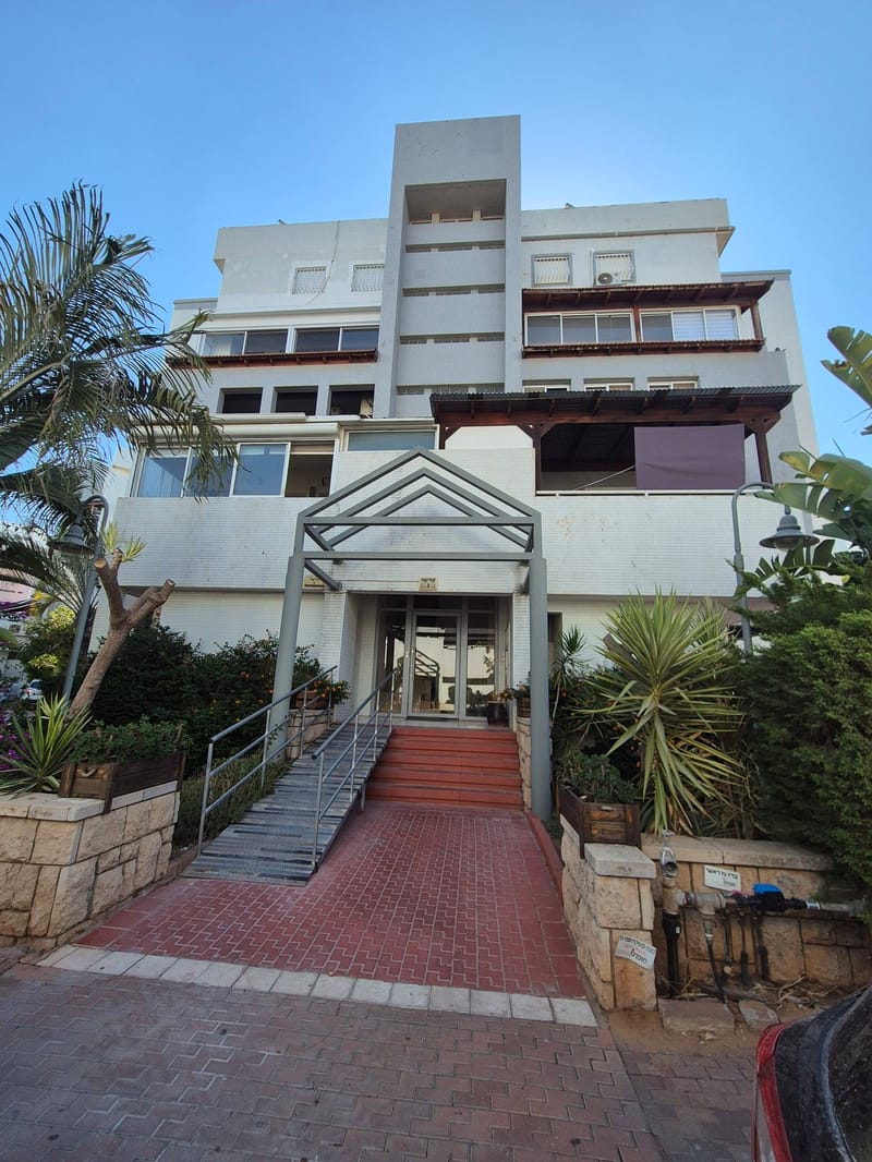 תמונה מפייסבוק – 4 חדרים • 2,750,000 ₪, קלישר, נאות שקמה, ראשון לציון (1)