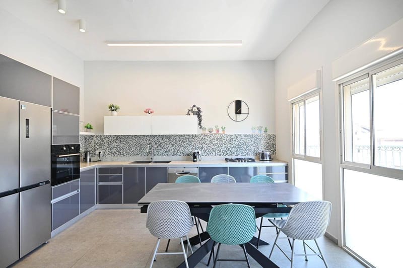 4 Rooms • ₪19,900 - Image 1