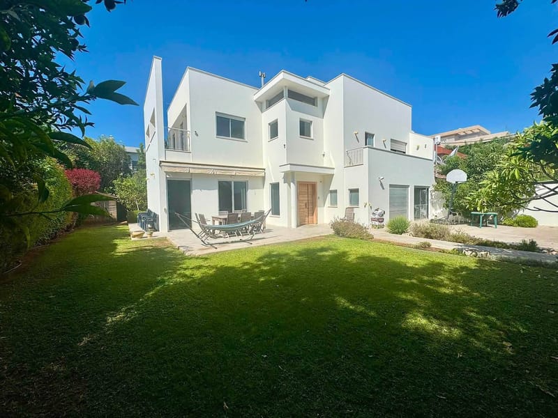 Photo from Facebook – 7 Rooms • ₪12,800,000, Neve Magen, Ramat HaSharon (1)