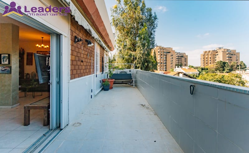 תמונה מפייסבוק – 5 חדרים • 3,050,000 ₪, מרכז, הרצליה (1)