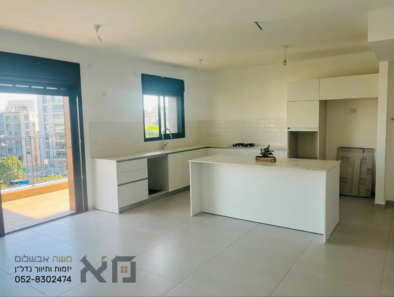 תמונה מפייסבוק – 5 חדרים • 11,000 ₪, העצמאות, מרכז, הרצליה (1)