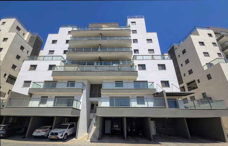 תמונה מפייסבוק – 5 חדרים • 3,490,000 ₪, הסחלב, קריית הפרחים 2005, רעננה (1)