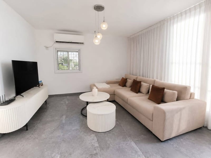 תמונה מפייסבוק – 3 חדרים עם שותפים • 2,950 ₪, נווה גן, פתח תקווה (1)