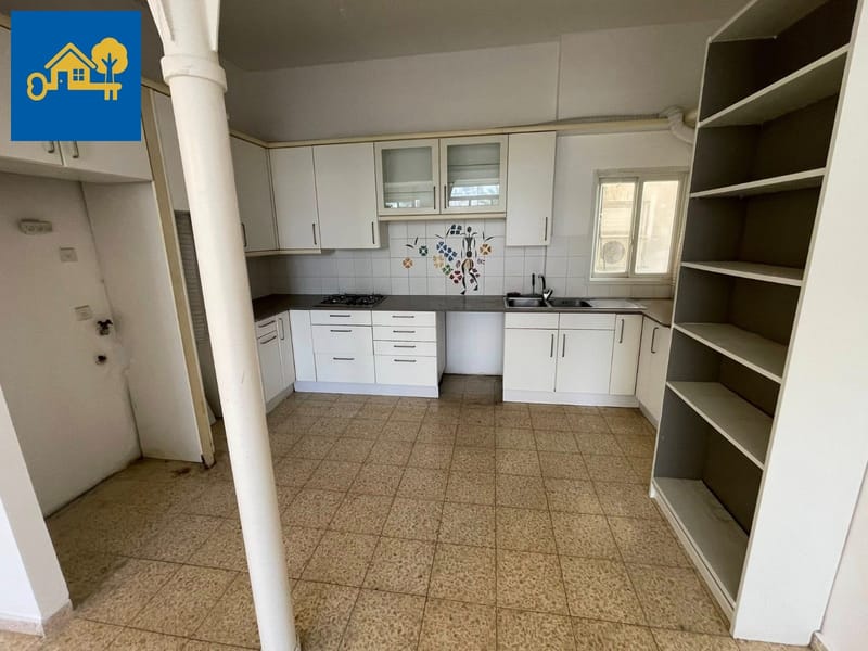 3 Rooms • ₪9,300 - Image 1