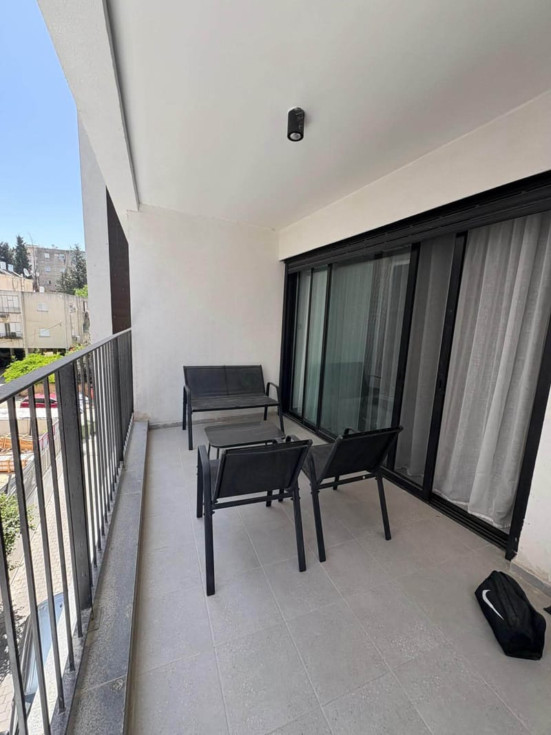 תמונה מפייסבוק – 3 חדרים • 2,350,000 ₪, מרכז, הרצליה (1)