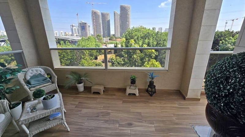 תמונה מפייסבוק – 4 חדרים • 7,700 ₪, נווה יהושע, רמת גן (1)