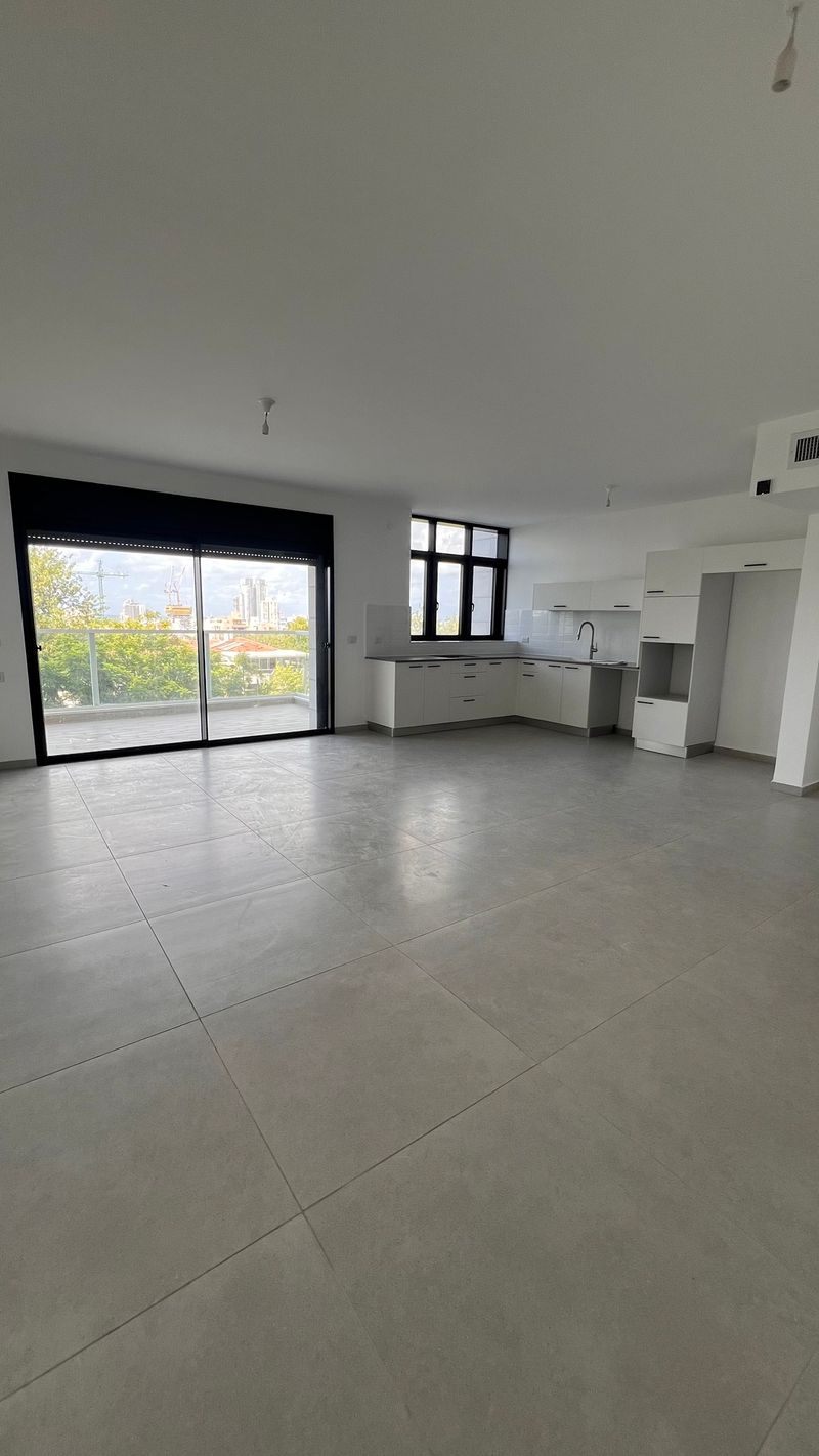 Photo from Facebook – 4.5 Rooms • ₪7,500, פרויקט THE FIVE, Nitzana, Bat Yam (1)
