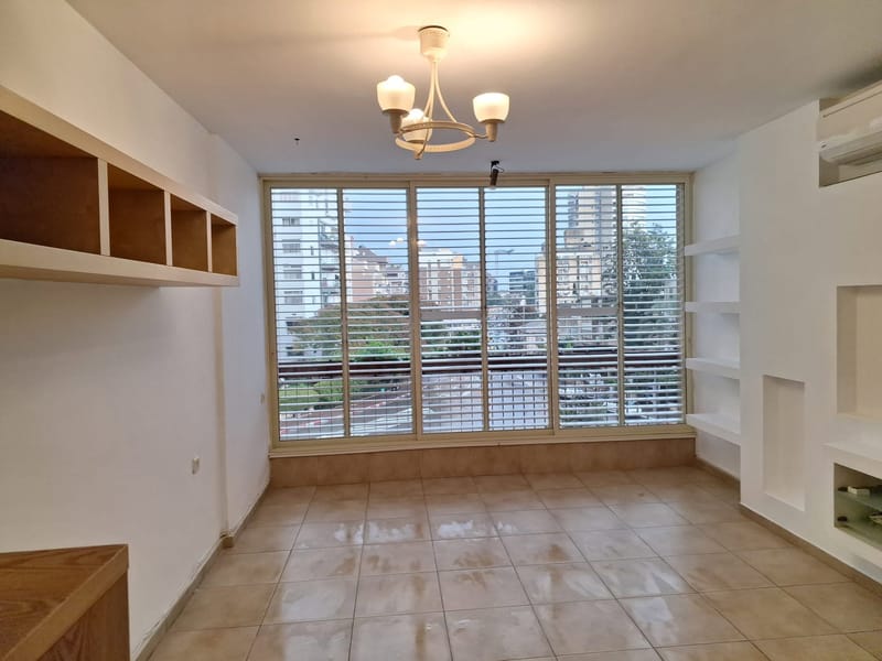 תמונה מפייסבוק – 4 חדרים • 7,100 ₪, ויצמן 20, מרכז, הרצליה (1)