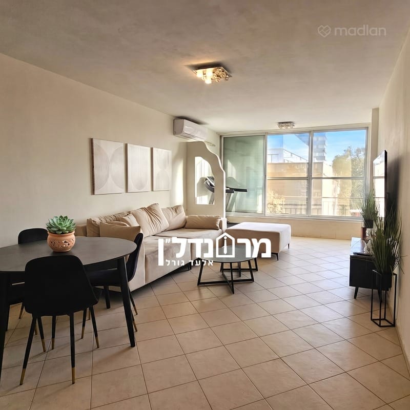 תמונה מפייסבוק – 4 חדרים • 2,350,000 ₪, מרכז, הרצליה (1)