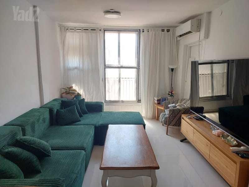 תמונה מיד2 – 3 חדרים • 5,000 ₪, משה שרת 35, רמתיים, הוד השרון (1)