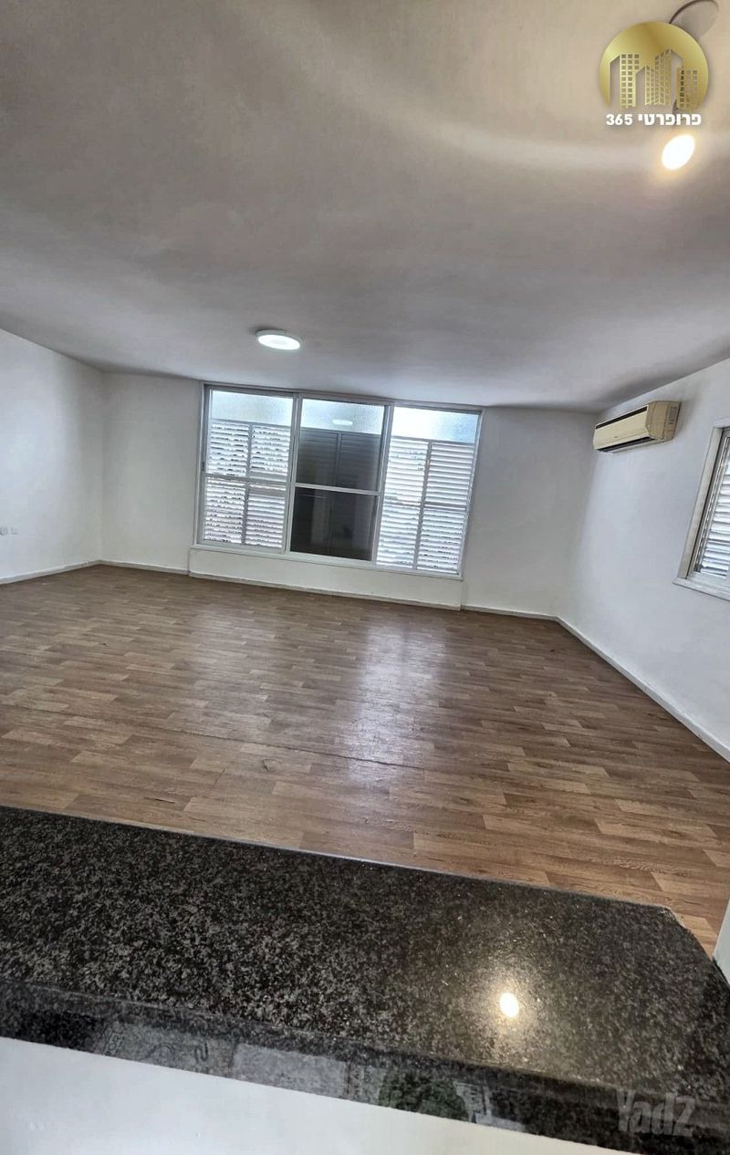 Photo from Yad2 – 5 Rooms • ₪12,000, משה סנה 13, Neot Afeka Bet, Tel Aviv (1)