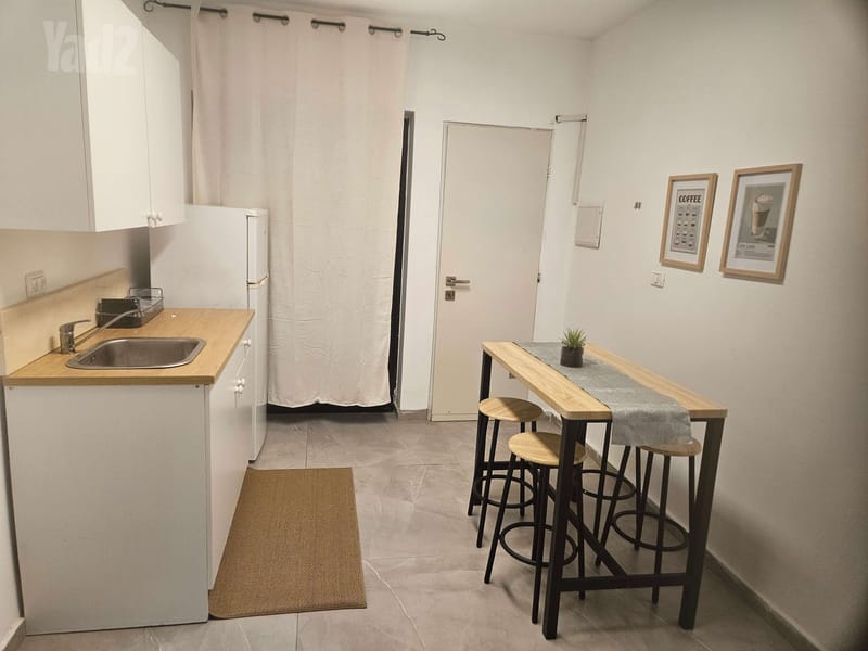 תמונה מיד2 – חדר וחצי • 3,600 ₪, סנונית 1, טירת שלום, נס ציונה (1)