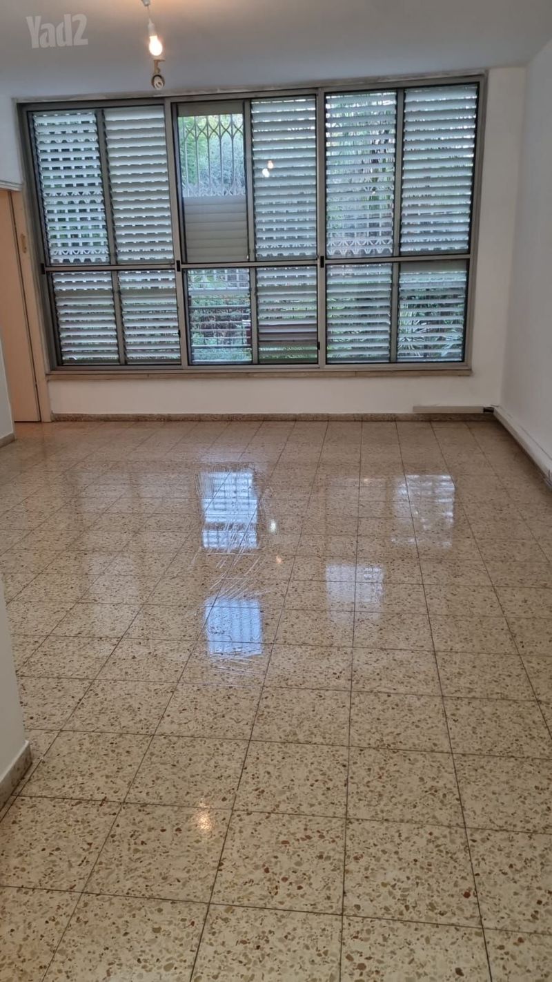 Photo from Yad2 – 4 Rooms • ₪5,600, השושנים 2, Bar Yehuda, Petah Tikva (1)