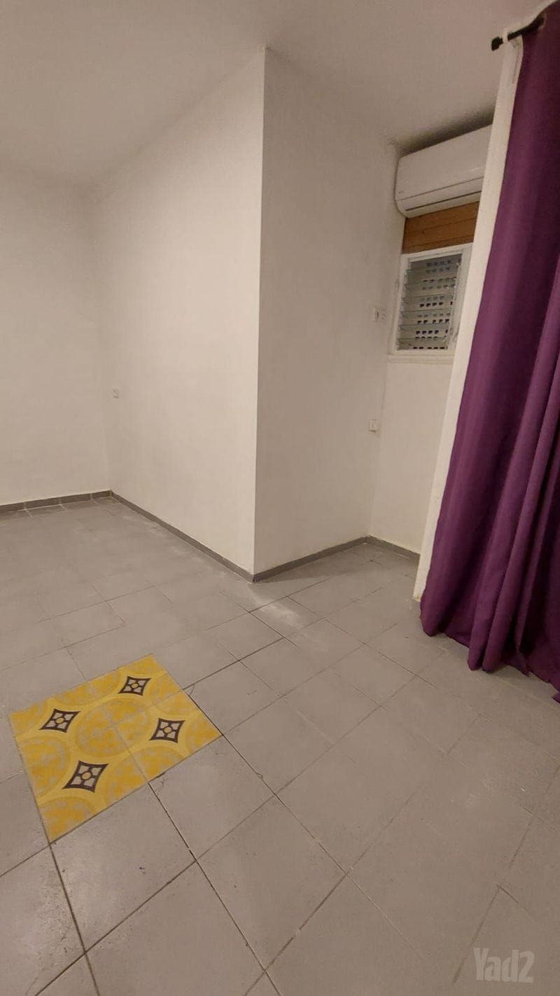 תמונה מיד2 – 2 חדרים • 4,250 ₪, חזקיהו המלך 6, גבעת הרצל, תל אביב (1)