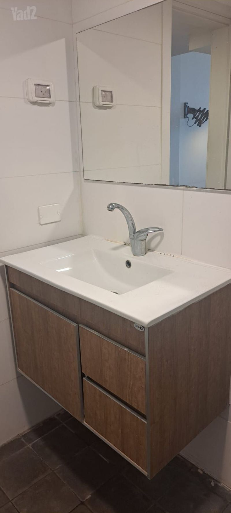 Photo from Yad2 – Room and a half • ₪4,000, שלמה המלך 6, Kiron, Kiryat Ono (1)