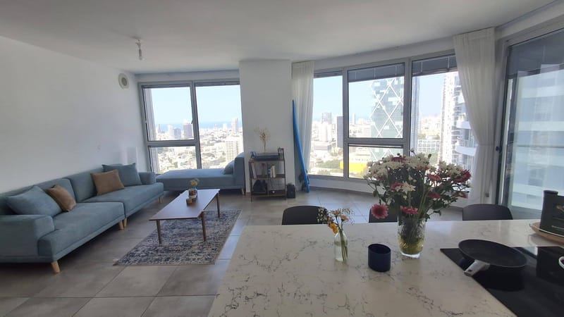 תמונה מפייסבוק – 4 חדרים עם שותפים • 3,500 ₪, מגדלי גינדי, גני שרונה, תל אביב (1)
