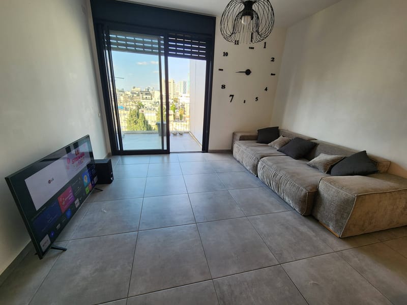 תמונה מפייסבוק – חדר בדירת שותפים • 4,500 ₪, פלורנטין, תל אביב (1)