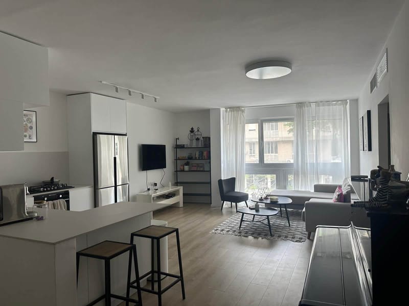 Photo from Facebook – Room in a shared apartment • ₪4,267, ליד כיכר המדינה, New North - Kikar HaMedina, Tel Aviv (1)